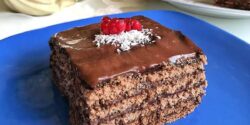 طرز تهیه کیک یخچالی به روش خانگی و با طعم بسیار عالی