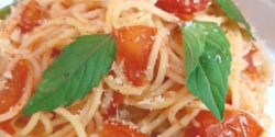 طرز تهیه اسپاگتی گوجه فرنگی ساده با طعم بسیار عالی