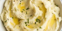 طرز تهیه پوره سیب زمینی خوشمزه رستورانی مرحله به مرحله
