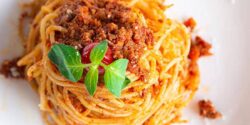 طرز تهیه اسپاگتی به روش ایتالیایی و با طعم بسیار عالی