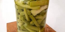 طرز تهیه ترشی ریواس به روش سنتی و با طعم بسیار عالی