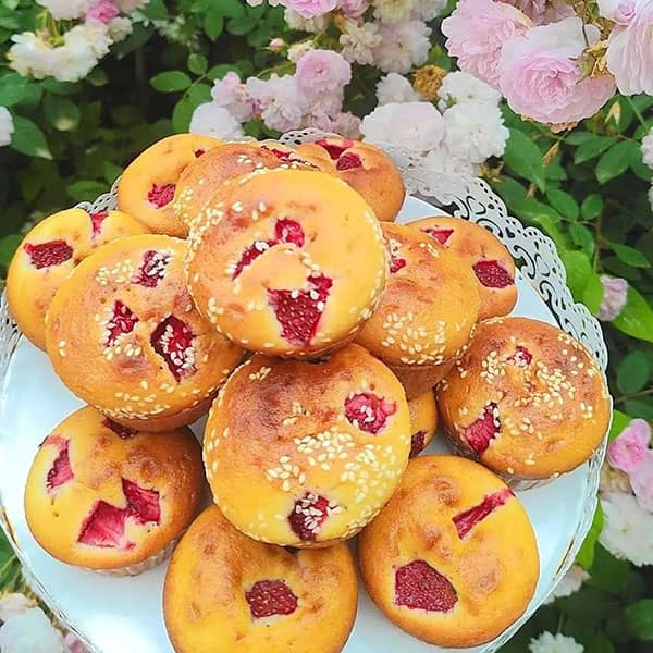 طرز تهیه کاپ کیک توت فرنگی طرز تهیه کاپ کیک توت فرنگی بدون فر اموزش کاپ کیک توت فرنگی