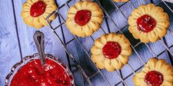 طرز تهیه مارمالاد توت فرنگی ساده خانگی با طعم بسیار عالی