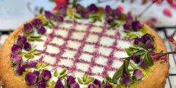 طرز تهیه کیک گلاب به روش خانگی و با طعم بسیار عالی