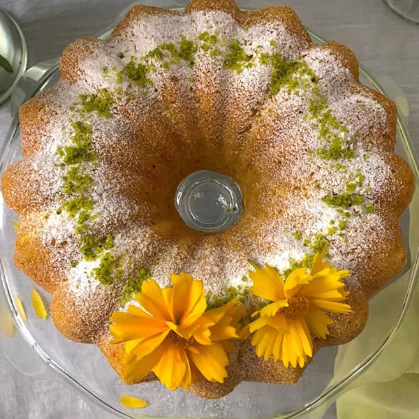 طرز تهیه کیک گلاب و زعفران