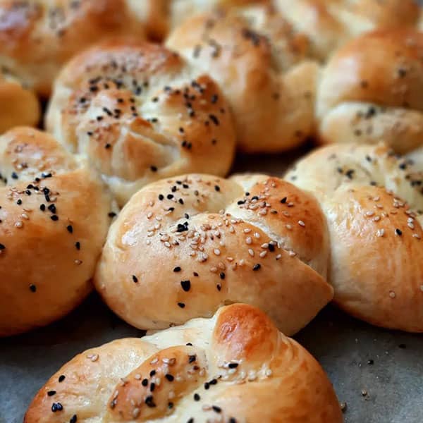 طرز تهیه نان پنبه ای پنیری