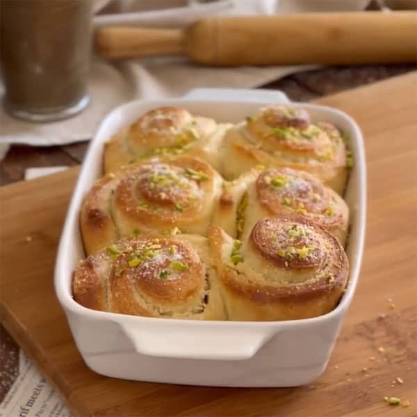 طرز تهیه نان رول نارگیلی