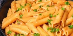 طرز تهیه پاستا با شیر خوشمزه و ساده به روش خانگی