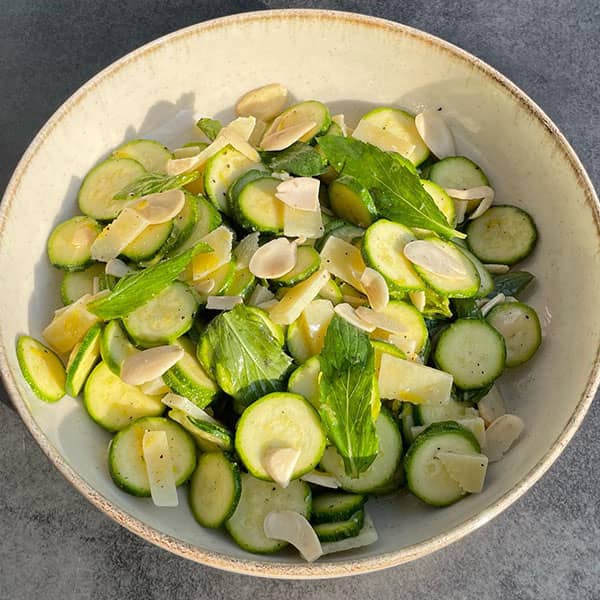 طرز تهیه سالاد کدو سبز