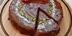 طرز تهیه کیک یخچالی شکلاتی مجلسی با طعم بسیار عالی