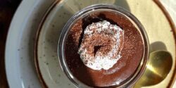 طرز تهیه پودینگ شکلاتی به روش مجلسی با طعم بسیار عالی
