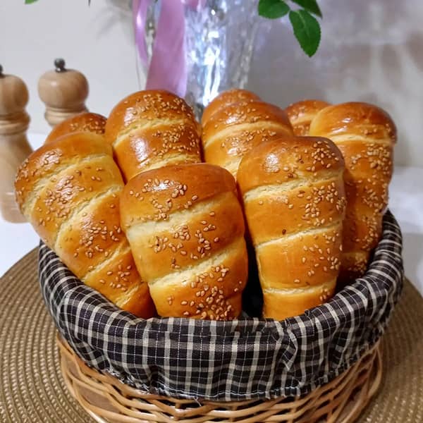 طرز تهیه نان قیفی