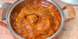 طرز تهیه خورش مرغ و آلو، غذای مجلسی و بسیار خوشمزه!
