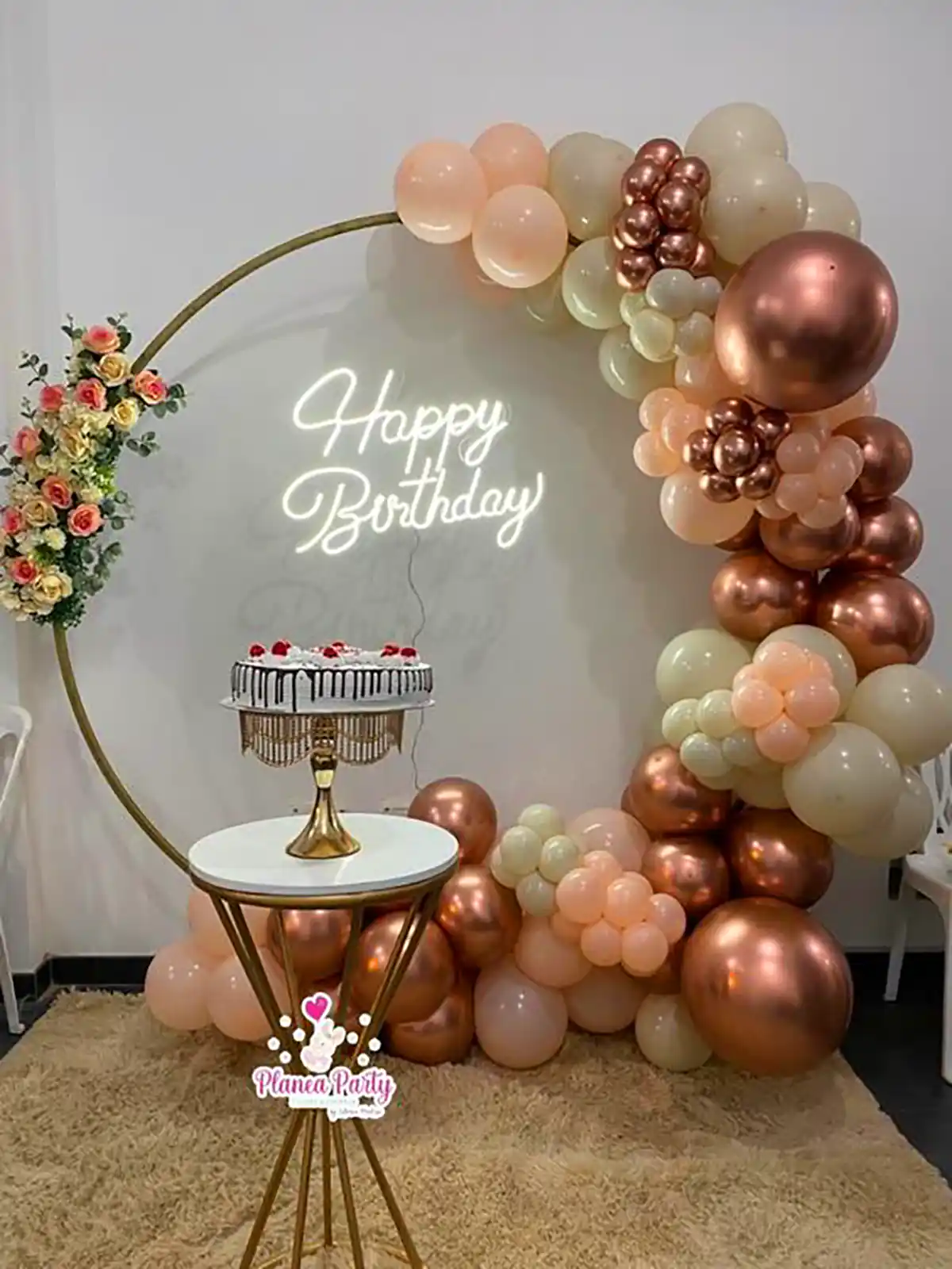 بک‌دراپ بادکنکی تولد