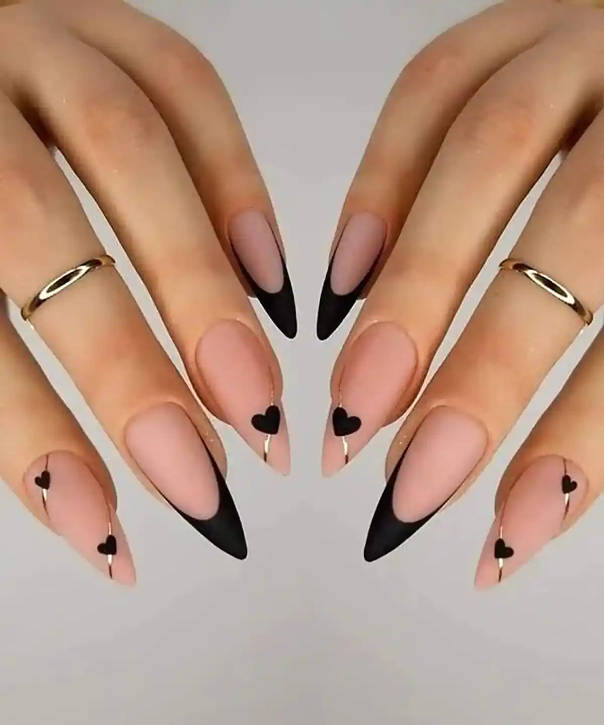 طراحی ناخن فرنچ مشکی