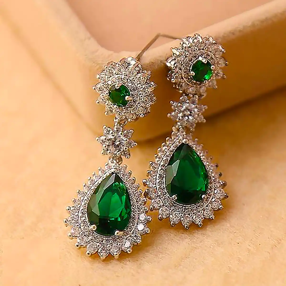 گوشواره طلا زمردی سبز زنانه