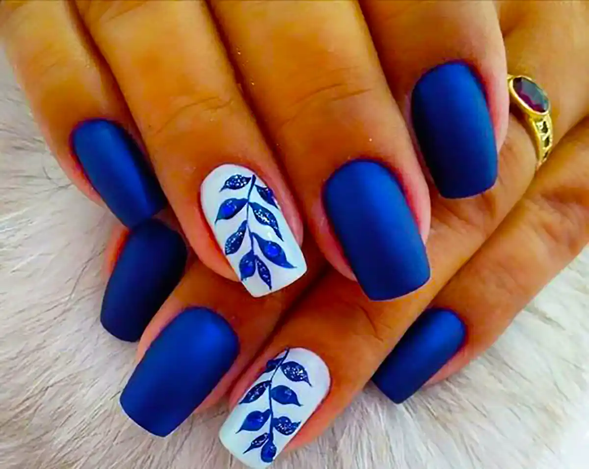 ایده طراحی ناخن آبی