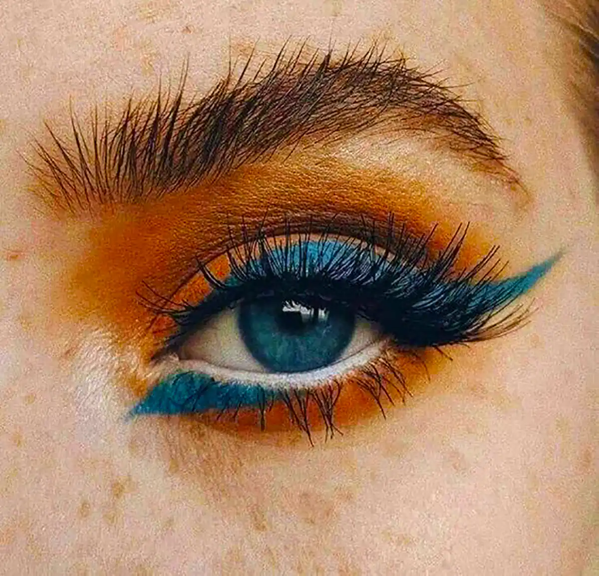 خط چشم گرافیکی فانتزی