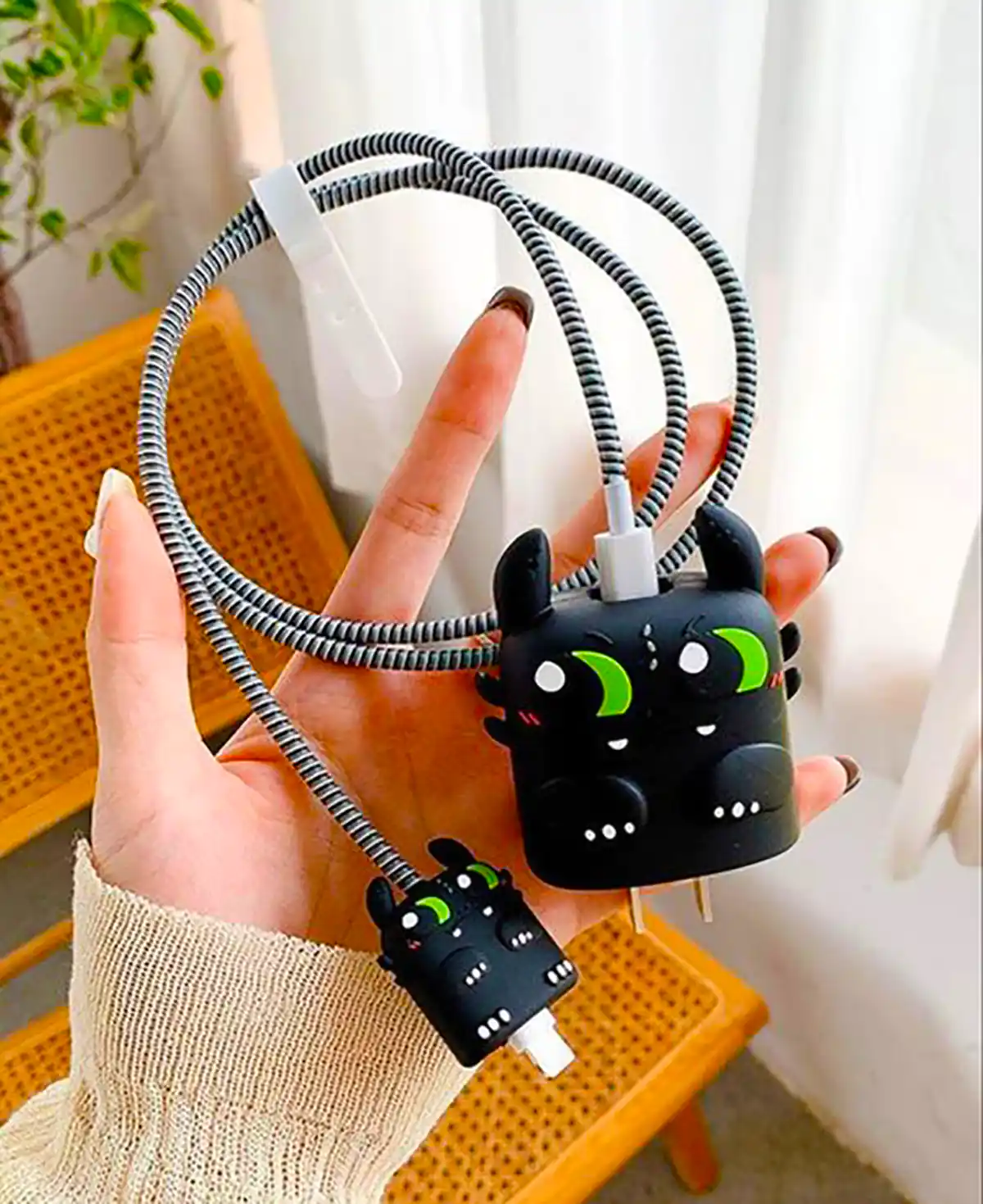 محافظ شارژر و آداپتور فانتزی
