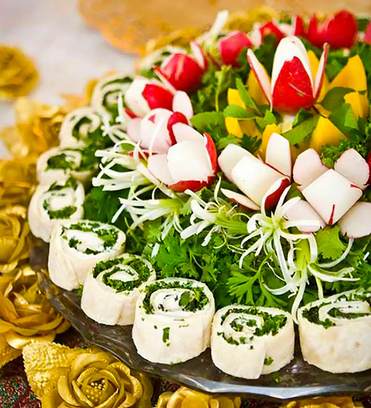 نون پنیر سبزی سفره عقد