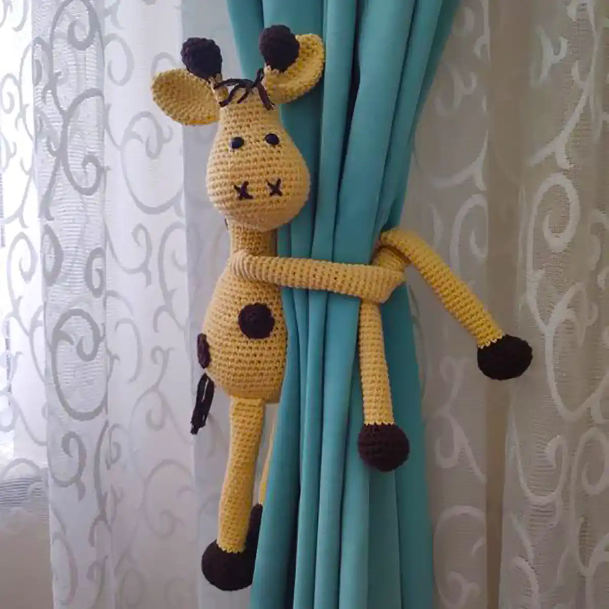 نگهدارنده پرده عروسکی بافتنی