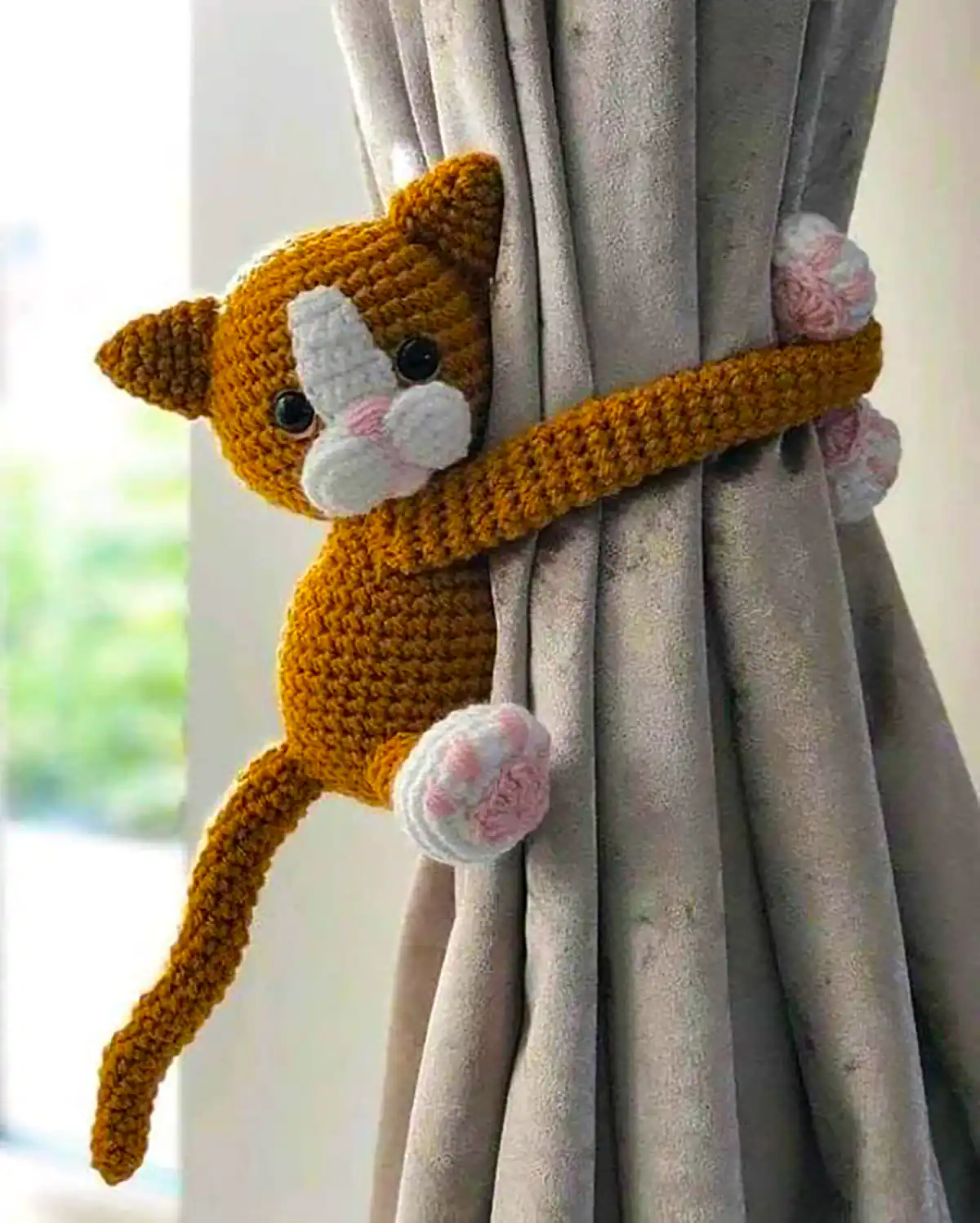 نگهدارنده پرده عروسکی بافتنی