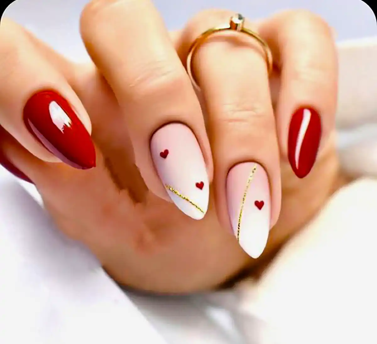 طراحی ناخن قرمزجذاب