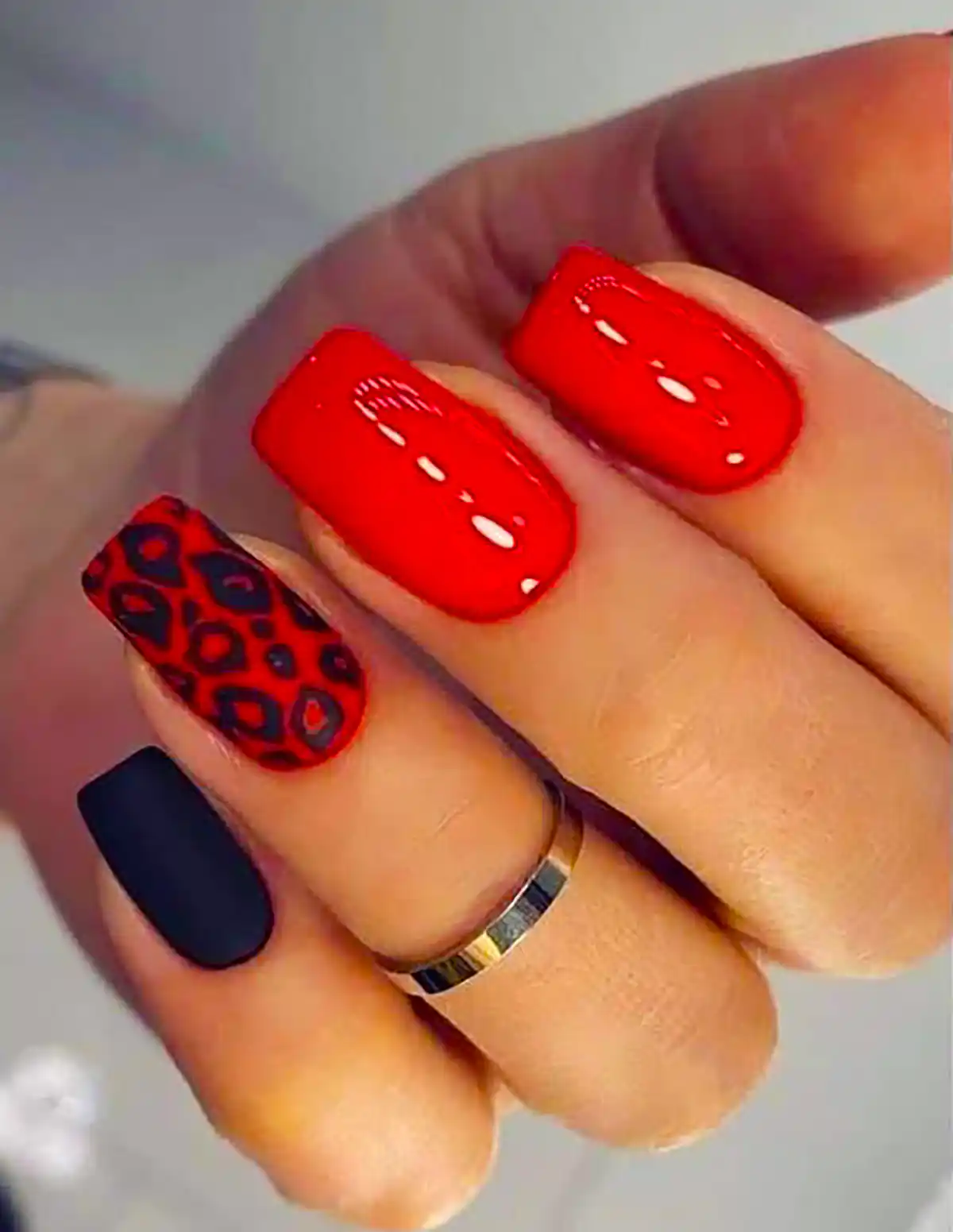 طراحی ناخن قرمزجذاب