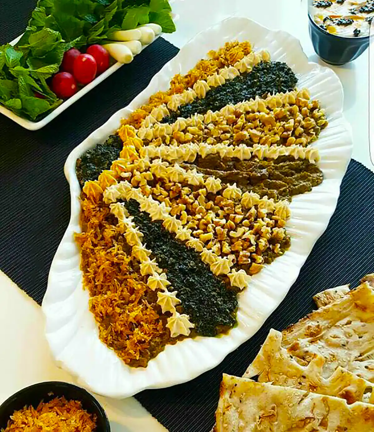 تزئین کشک و بادمجان مجلسی