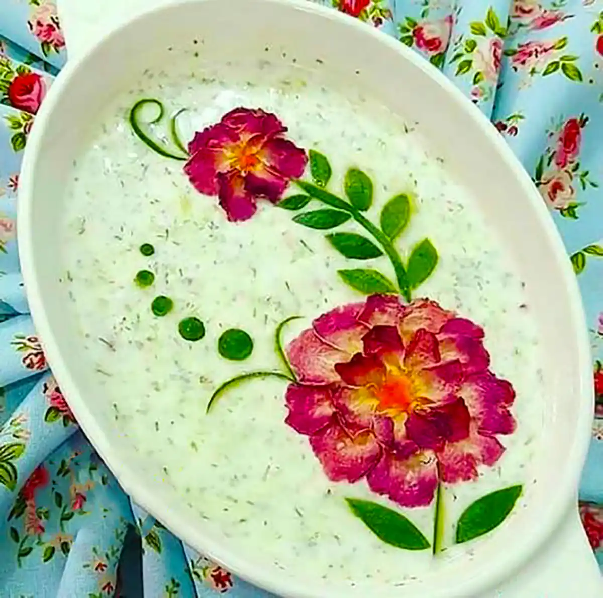 تزیین ماست و خیار مجلسی