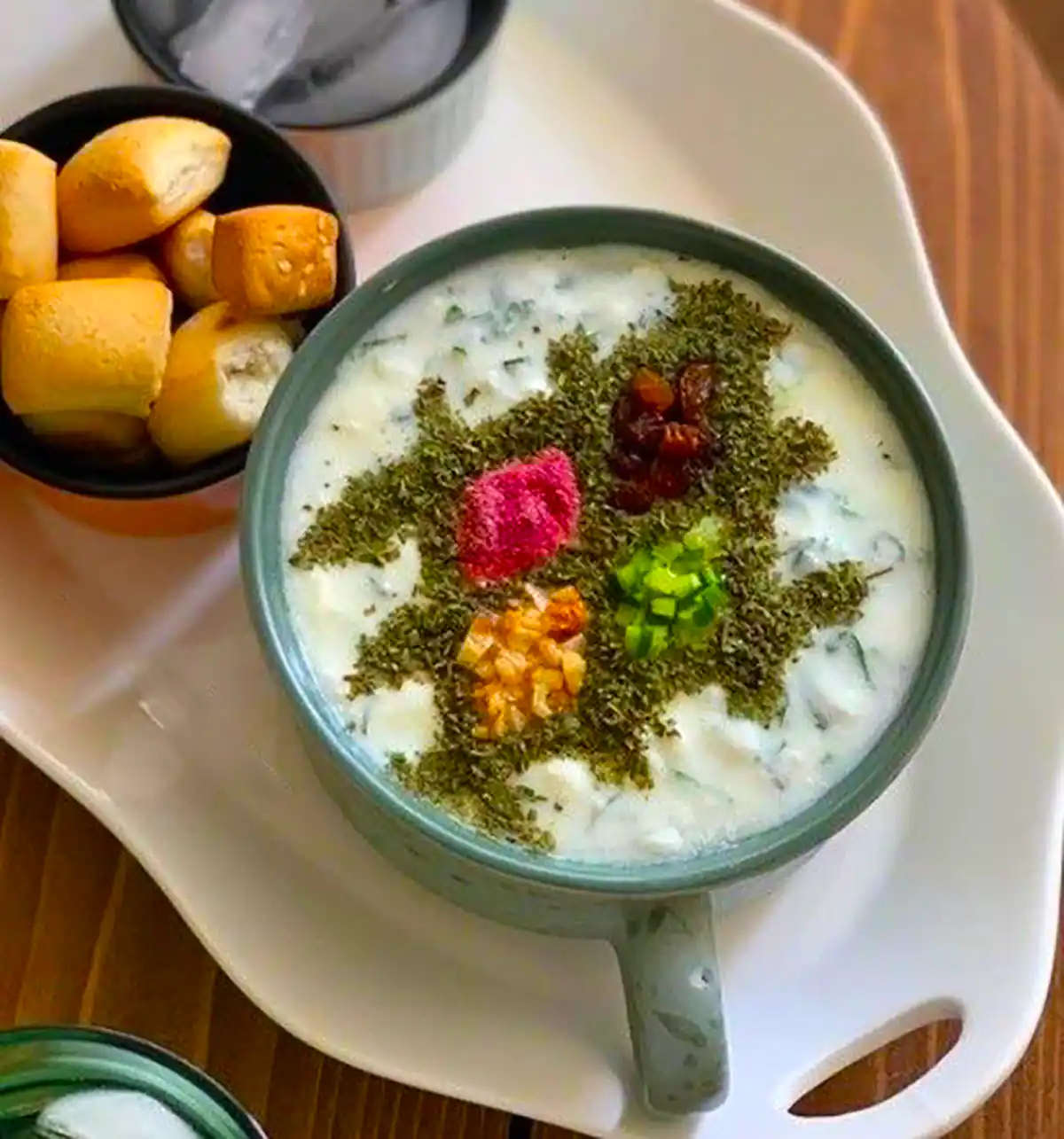 تزیین ماست و خیار مجلسی