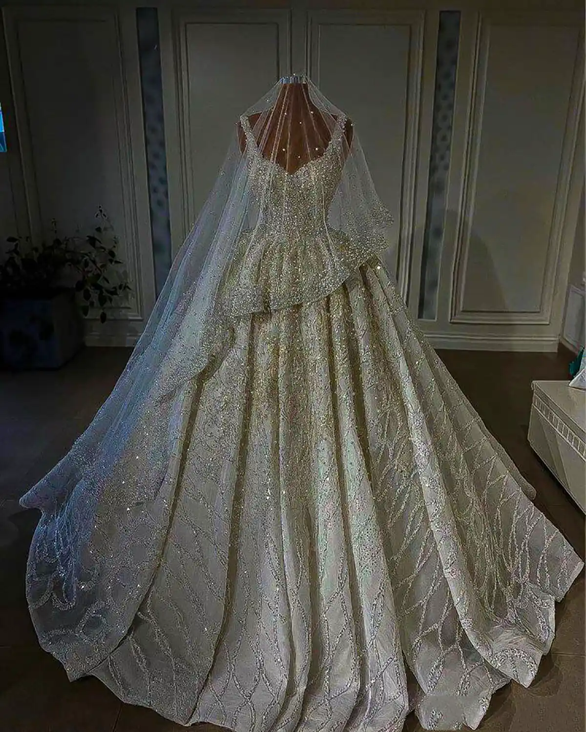لباس عروس پف دار