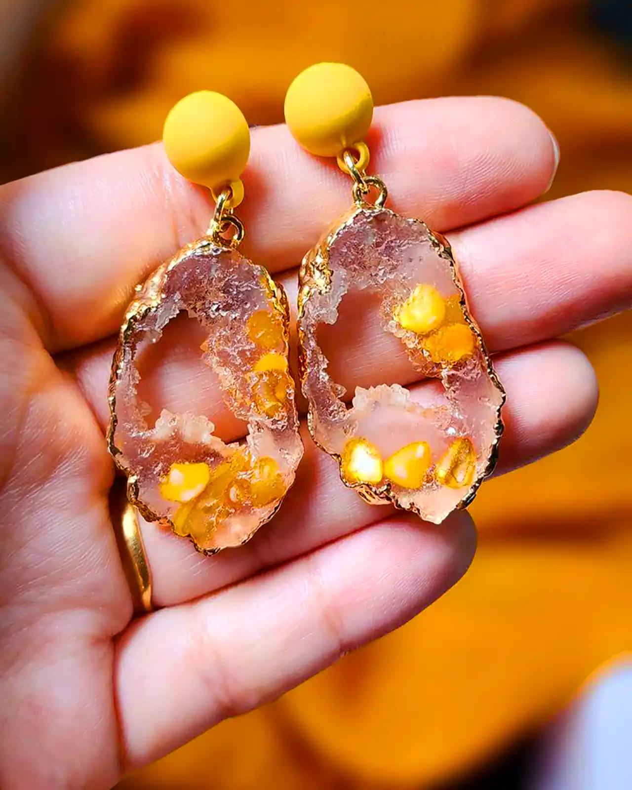 گوشواره با سنگ معدنی