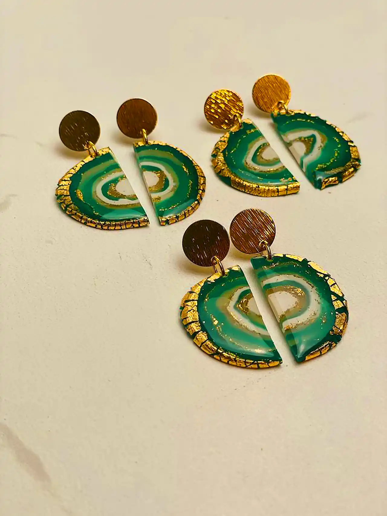 گوشواره با سنگ معدنی
