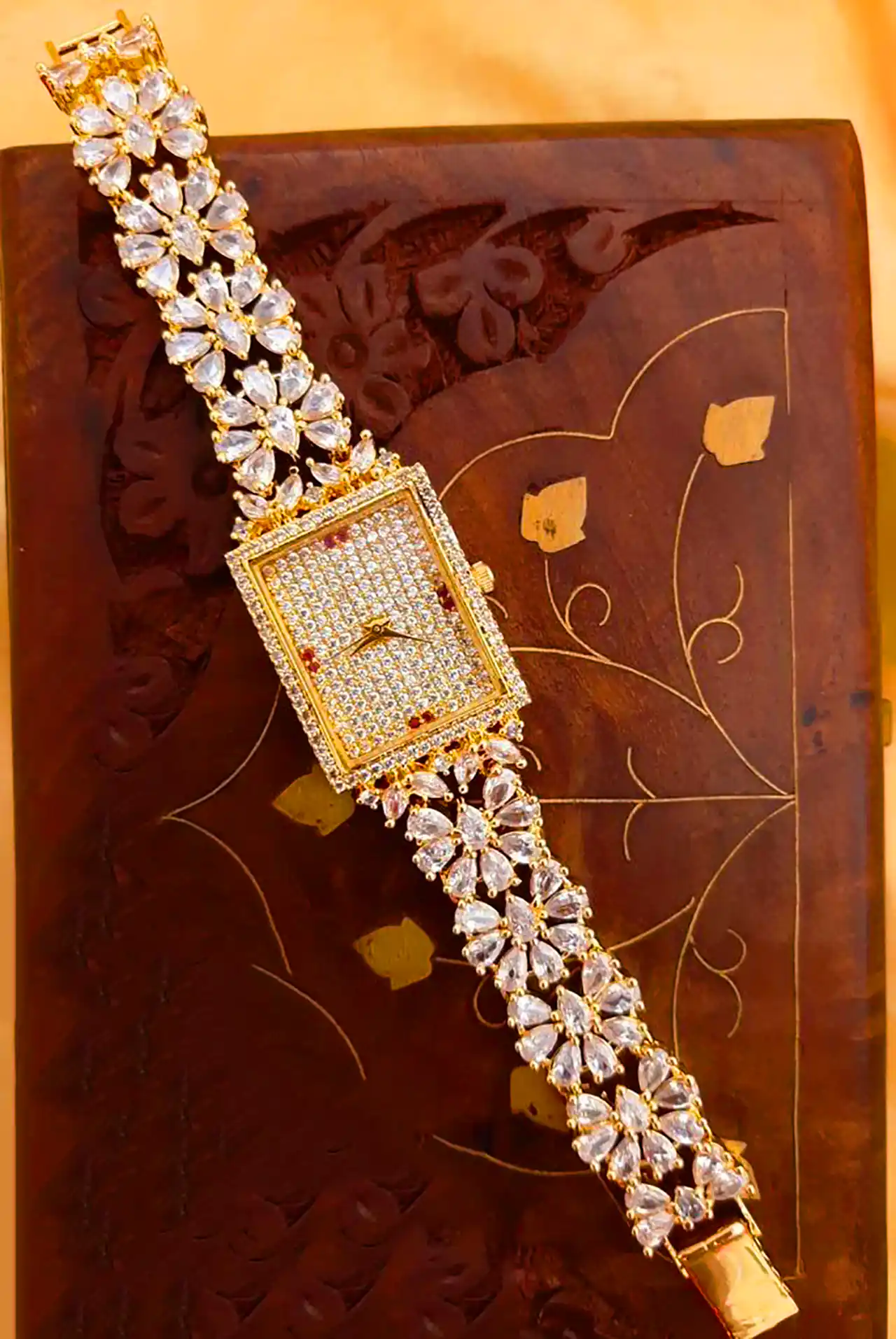 ساعت مچی خاص و باکلاس