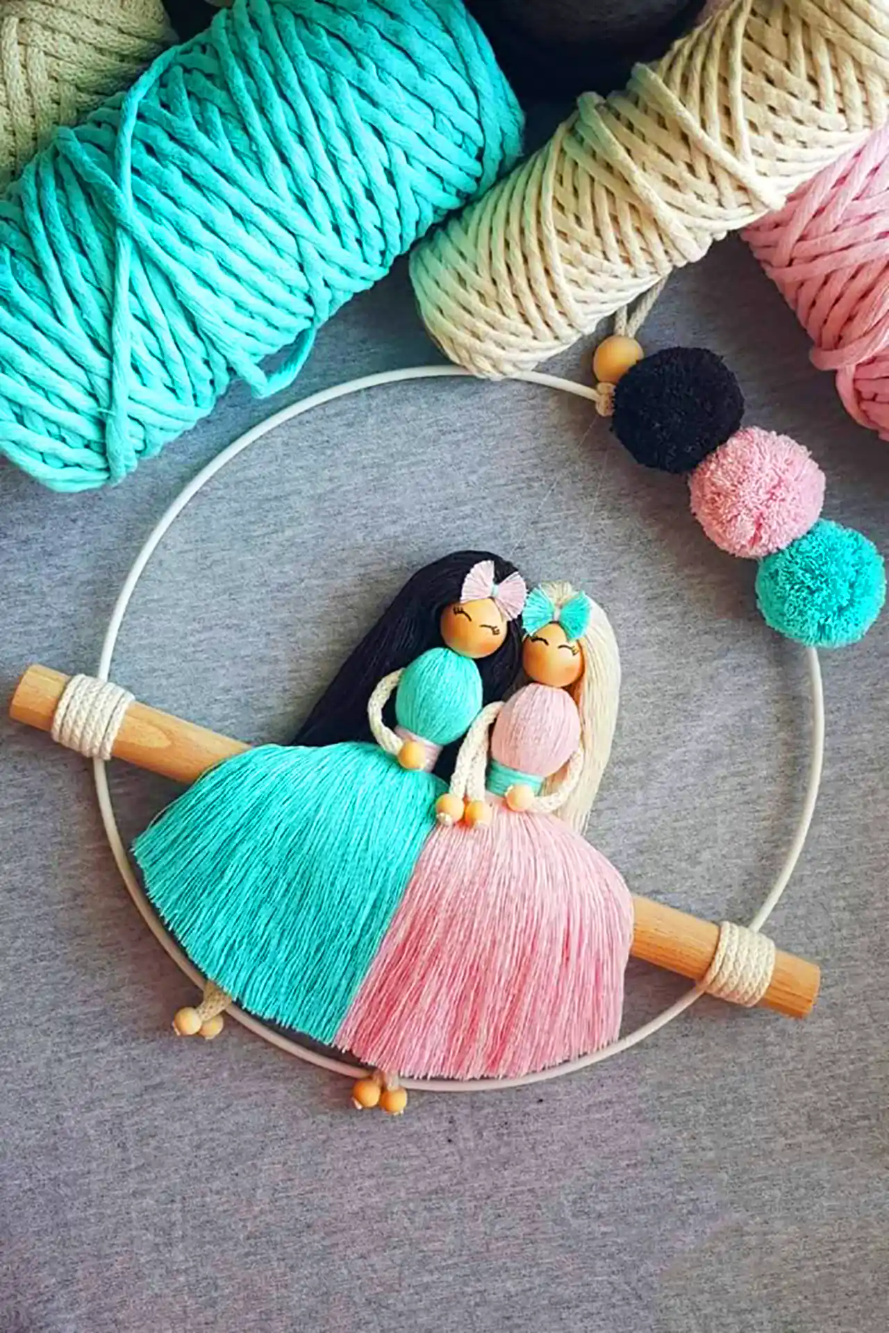 آویز دیواری عروسکی دخترانه