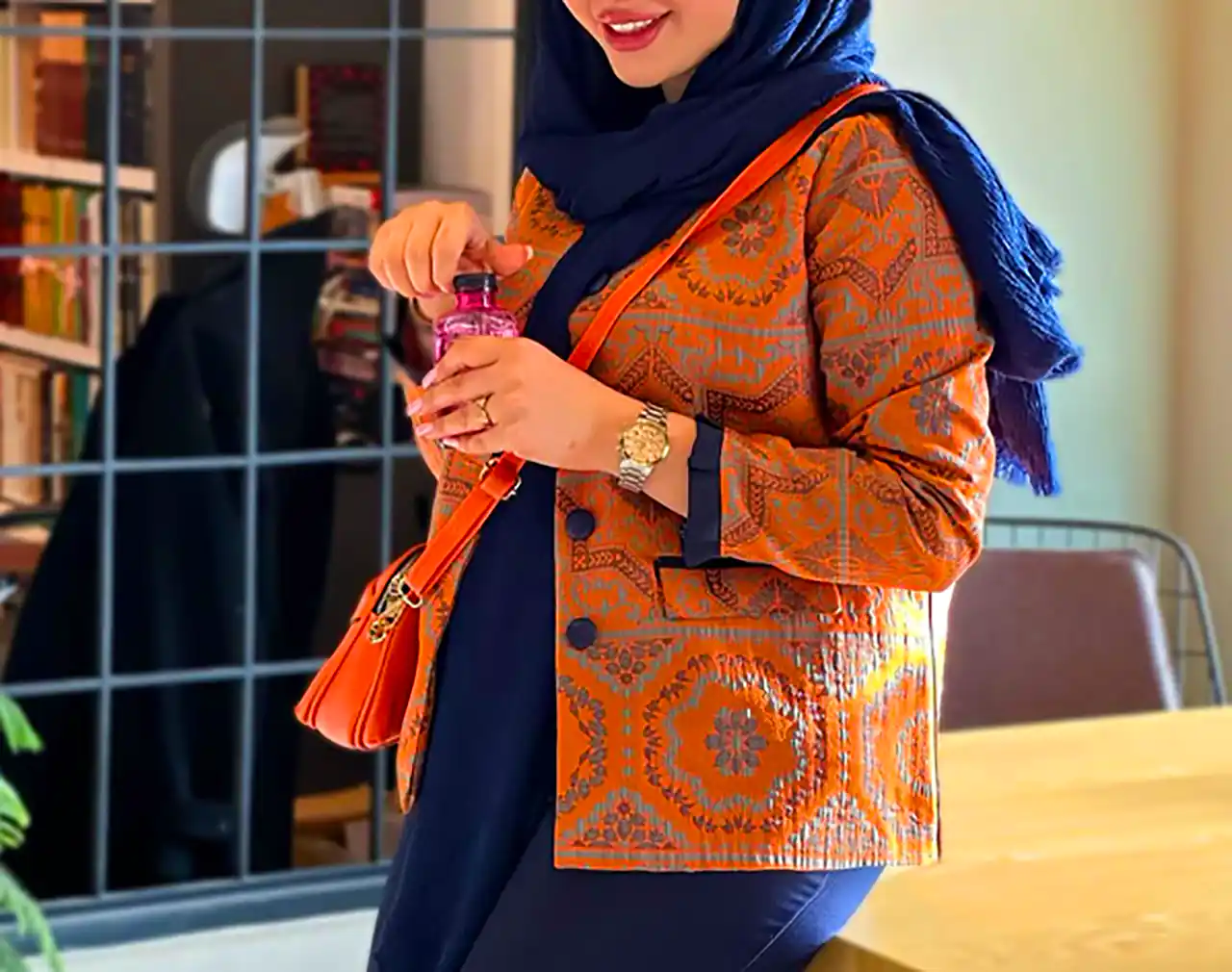 مانتو مزونی طرح کلاسیک زنانه 